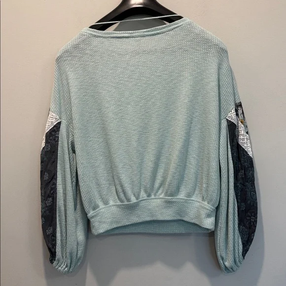 Free People Mint Green Boho Waffle Knit Top Lace Pattern Sleeves Oversized XS - Picture 12 of 15